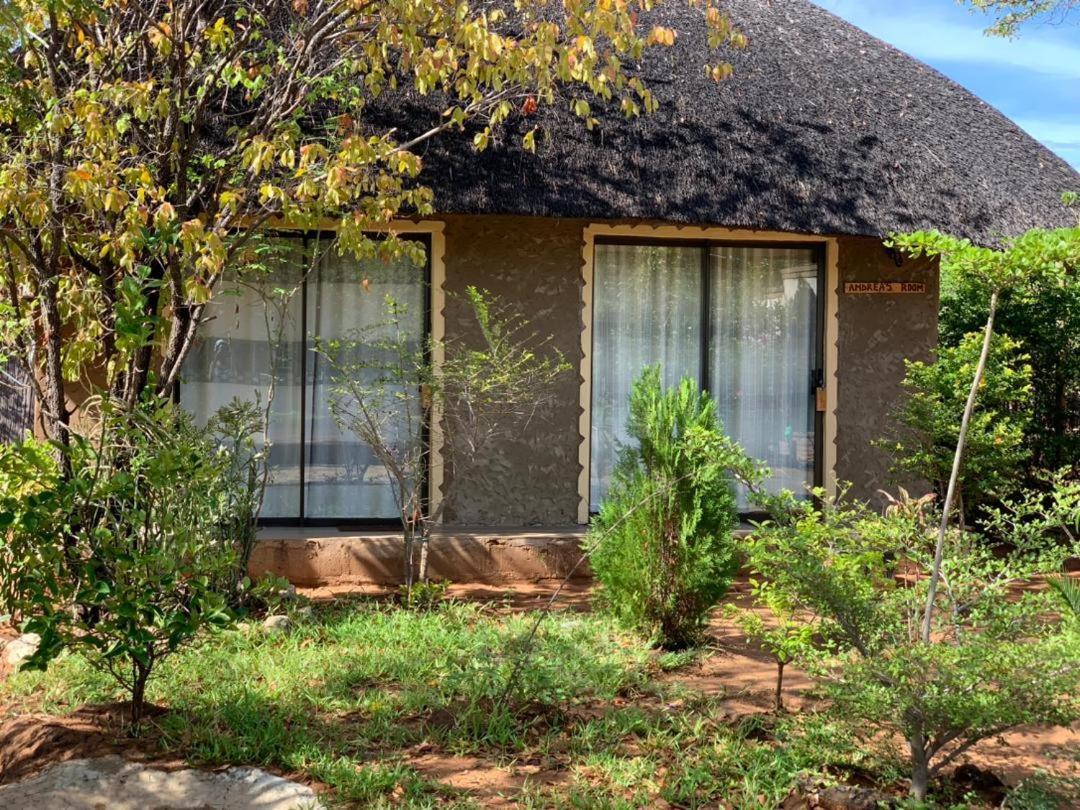 Jungle Breeze Home Stay Kasane Extérieur photo